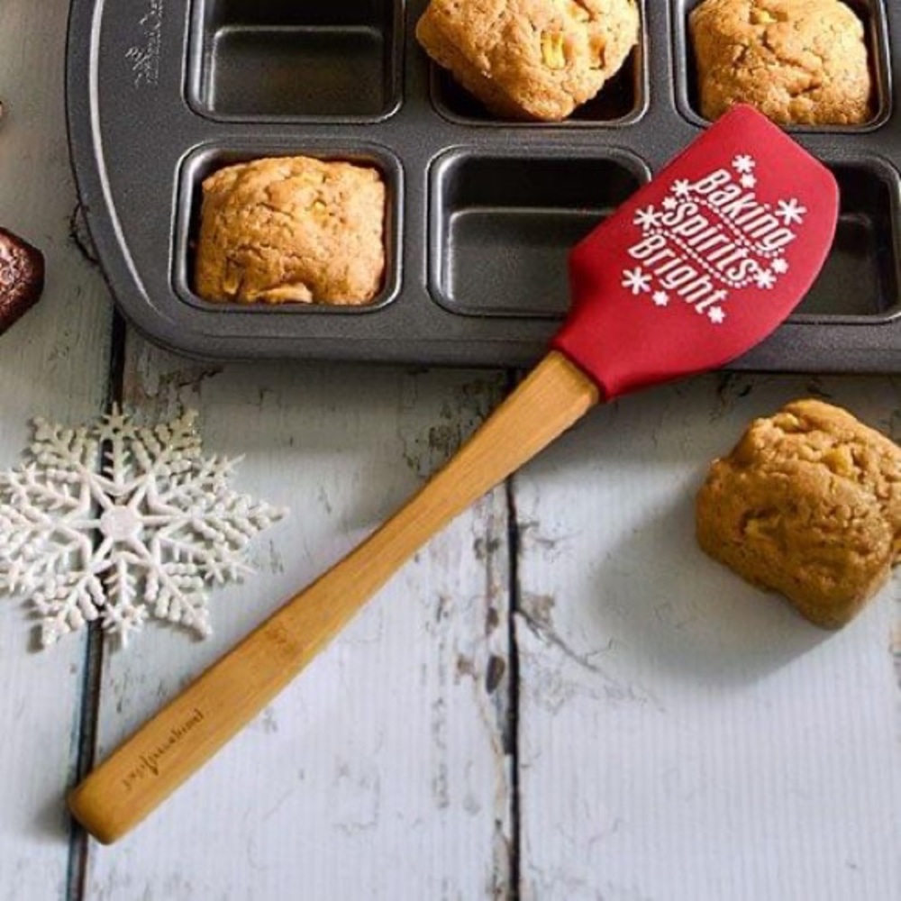 Pampered Chef 👩🏻‍🍳 Holiday Scraper 🎄